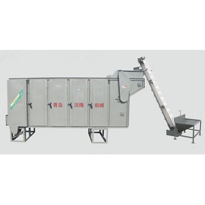 Continuous feeding and output peanut roaster