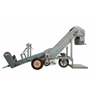 Self-driving packing machine